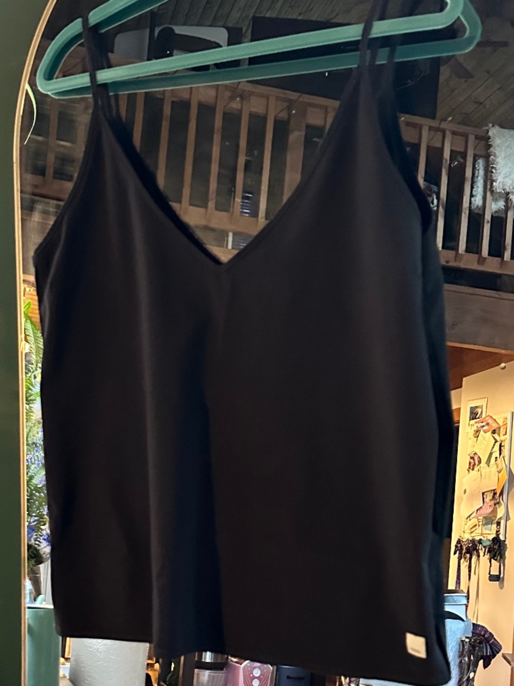 Vuori women’s medium top